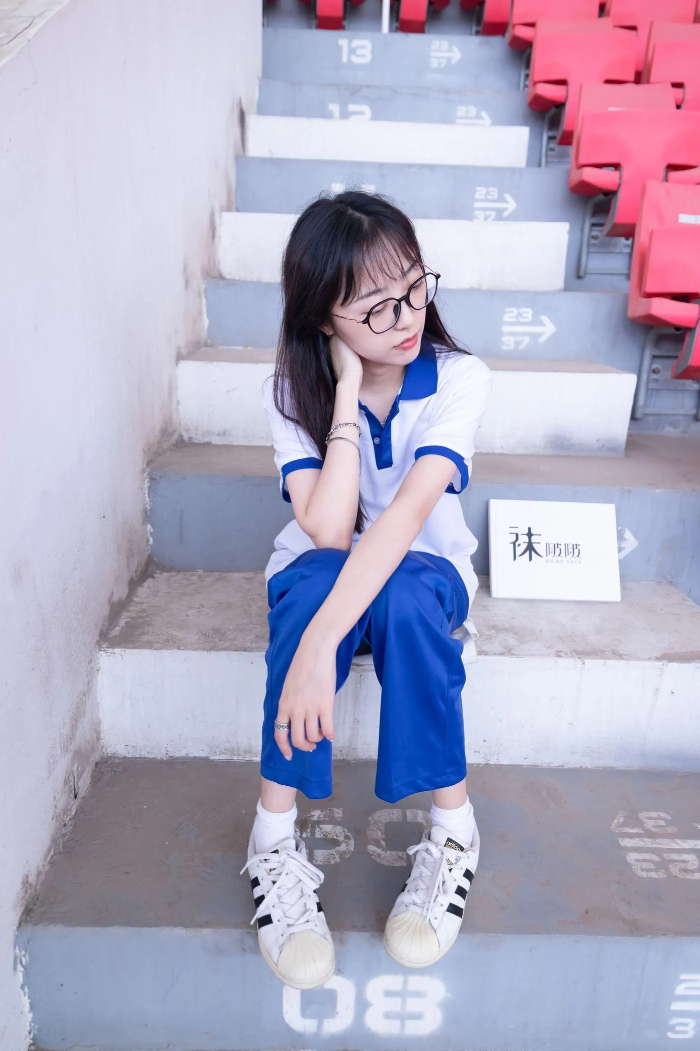 [BoBoSocks袜啵啵]NO.002 稚予-校服、贝壳头、白棉袜、裸足 [139P]插图3